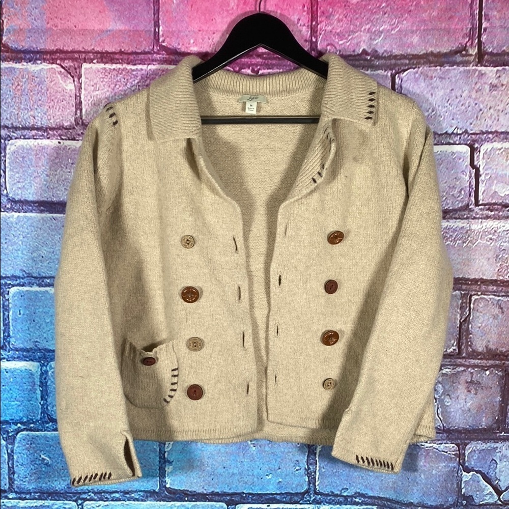 J.Jill Women's Cream Cardigan with Brown Buttons Size Medium